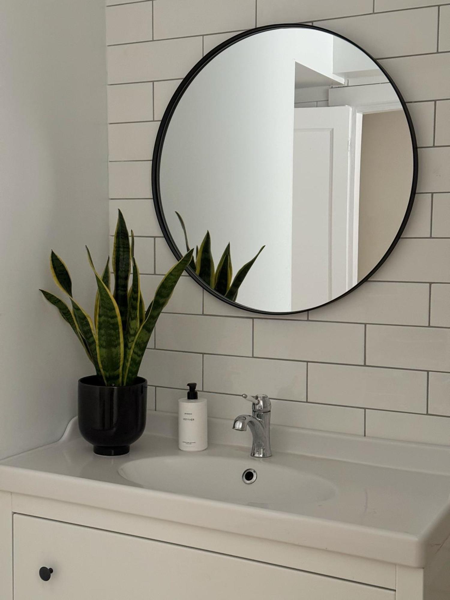 Comfortable And Stylish Apartment In Quiet Area Downtown Reykjavík Eksteriør bilde